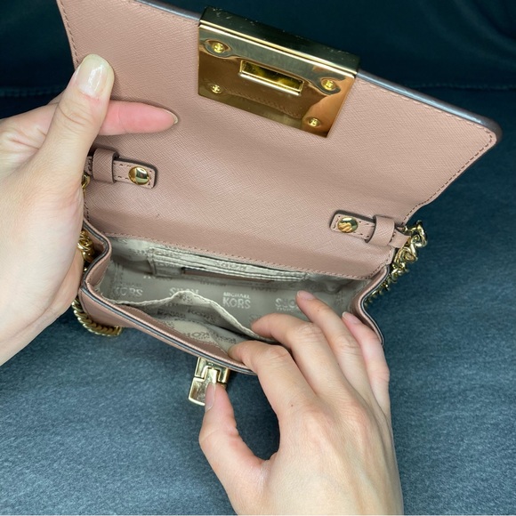 Michael Kors Small Crossbody - Picture 4 of 11